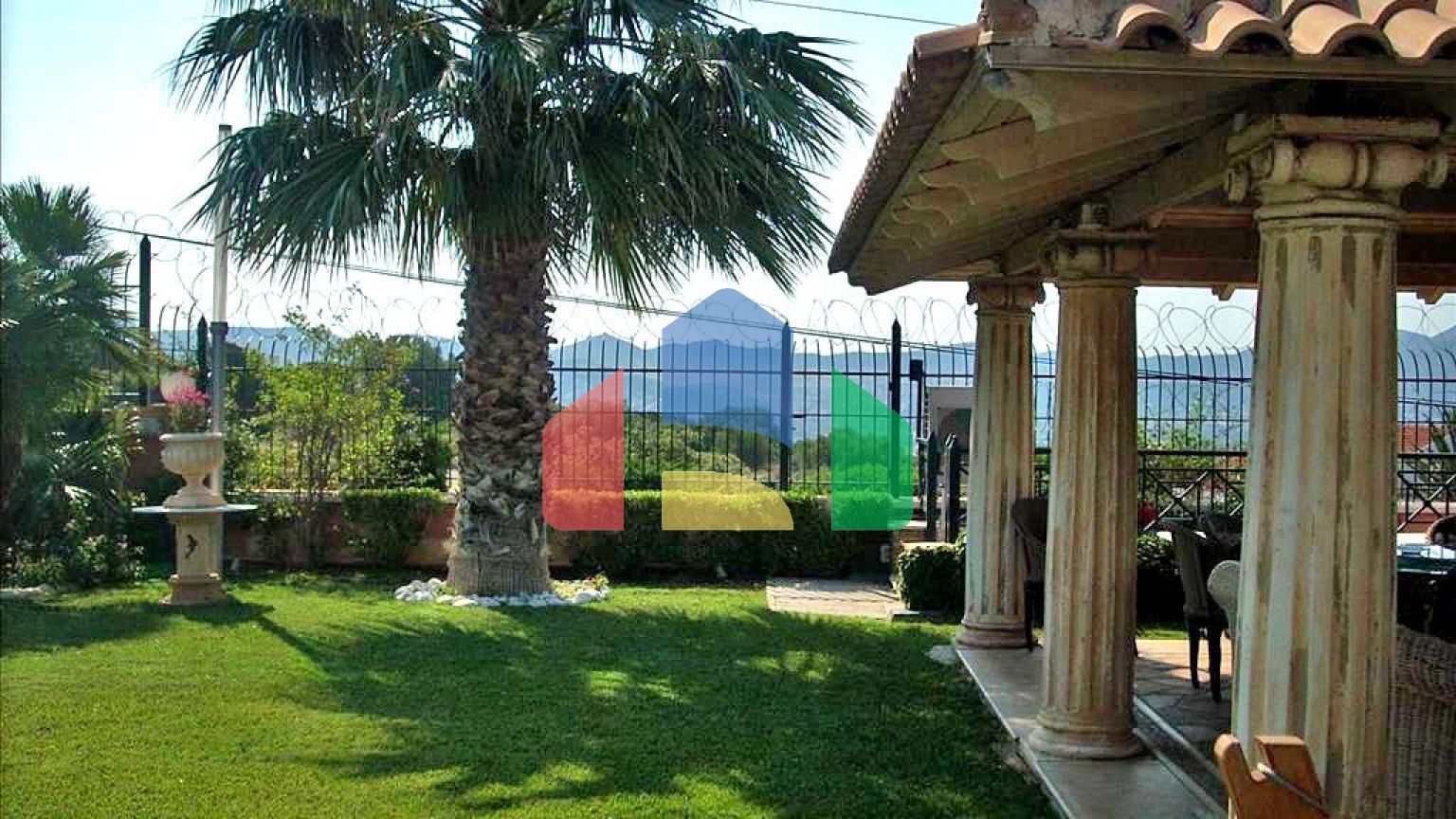 Продаж - Вілла 750 m² в Аттиці