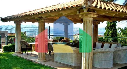 Продаж - Вілла 750 m² в Аттиці