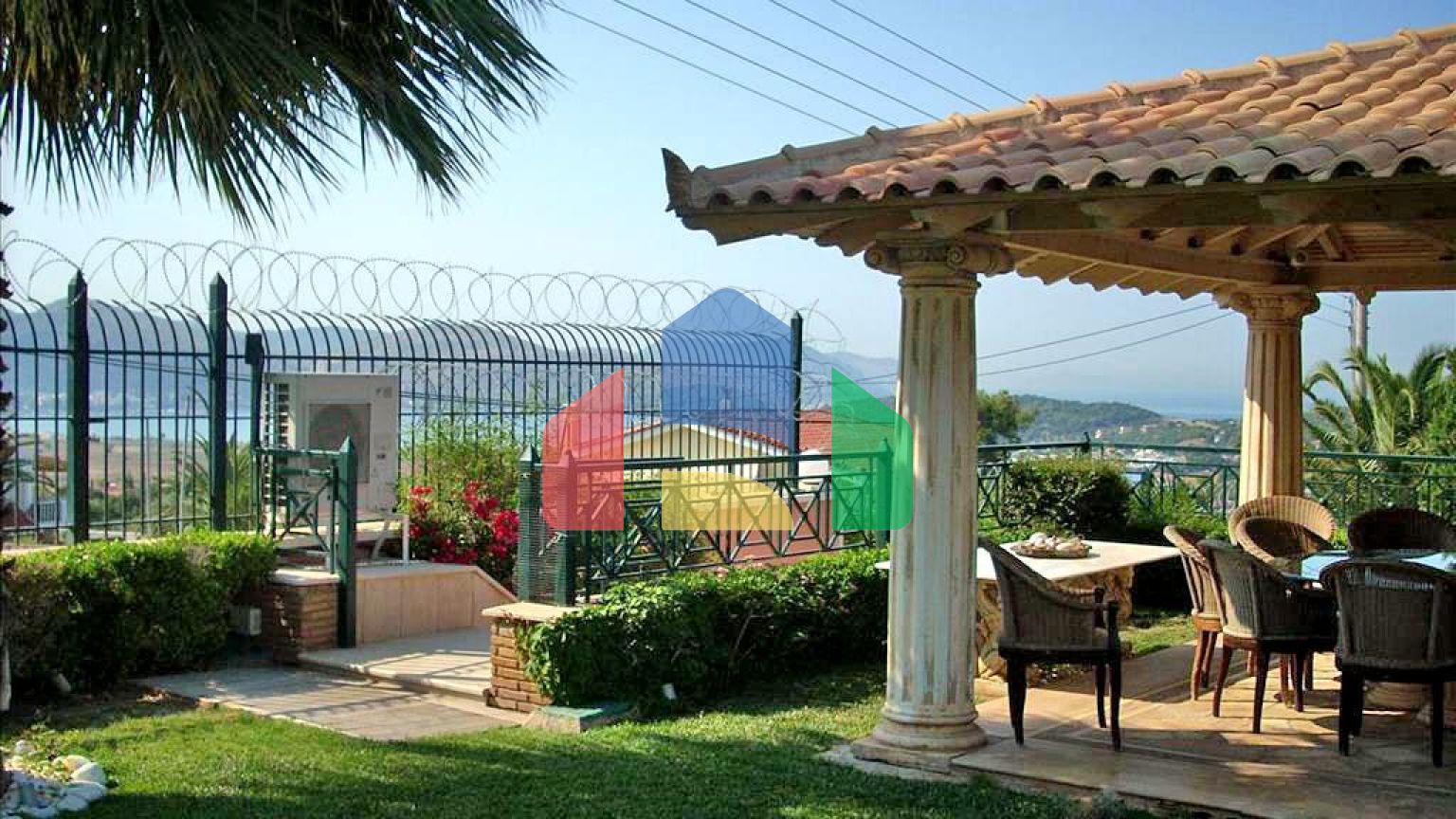 Продаж - Вілла 750 m² в Аттиці