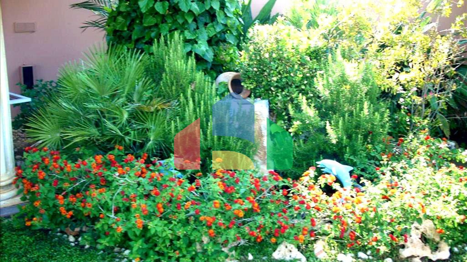 Продаж - Вілла 750 m² в Аттиці