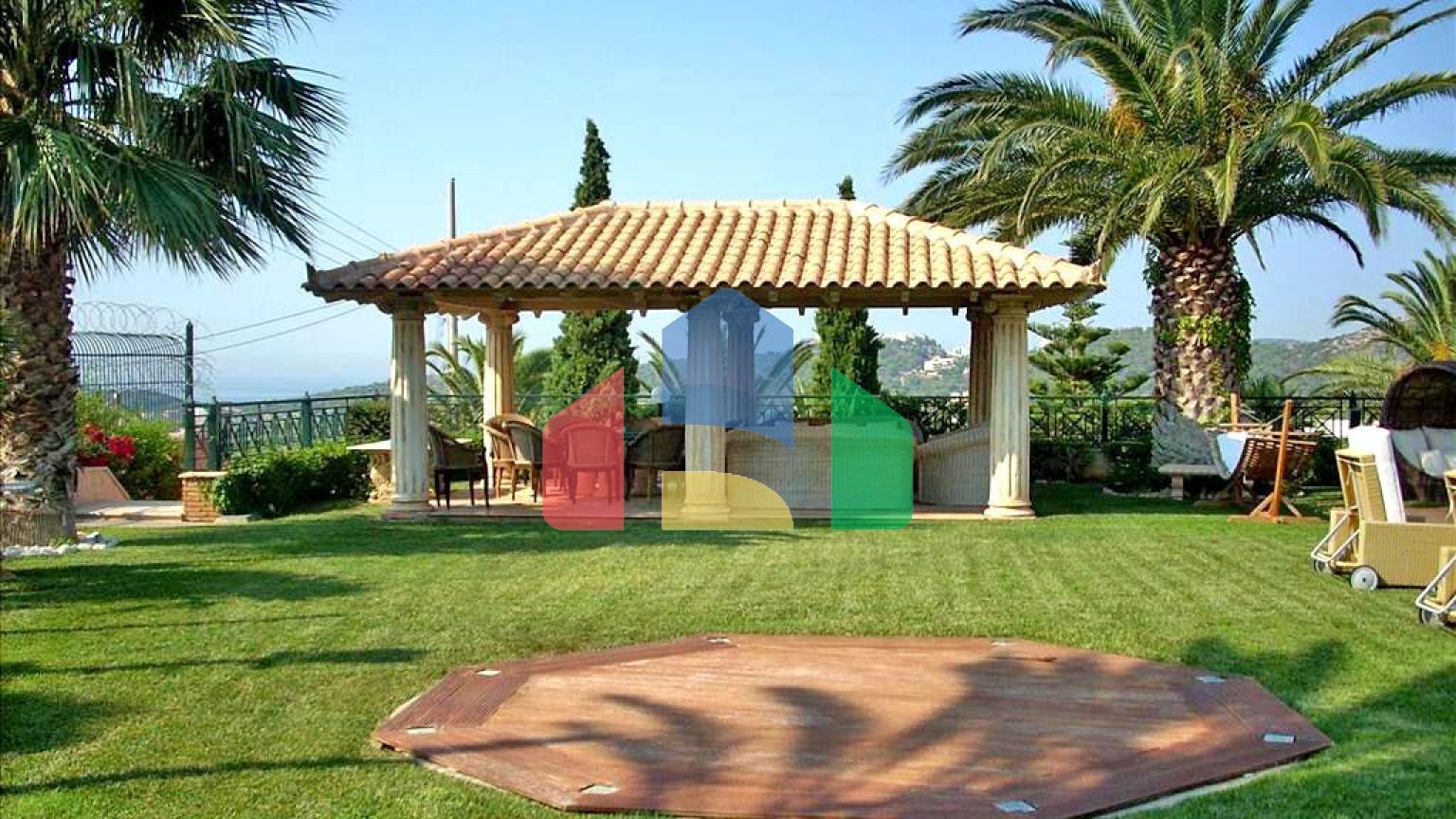 Продаж - Вілла 750 m² в Аттиці