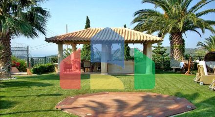 Продаж - Вілла 750 m² в Аттиці