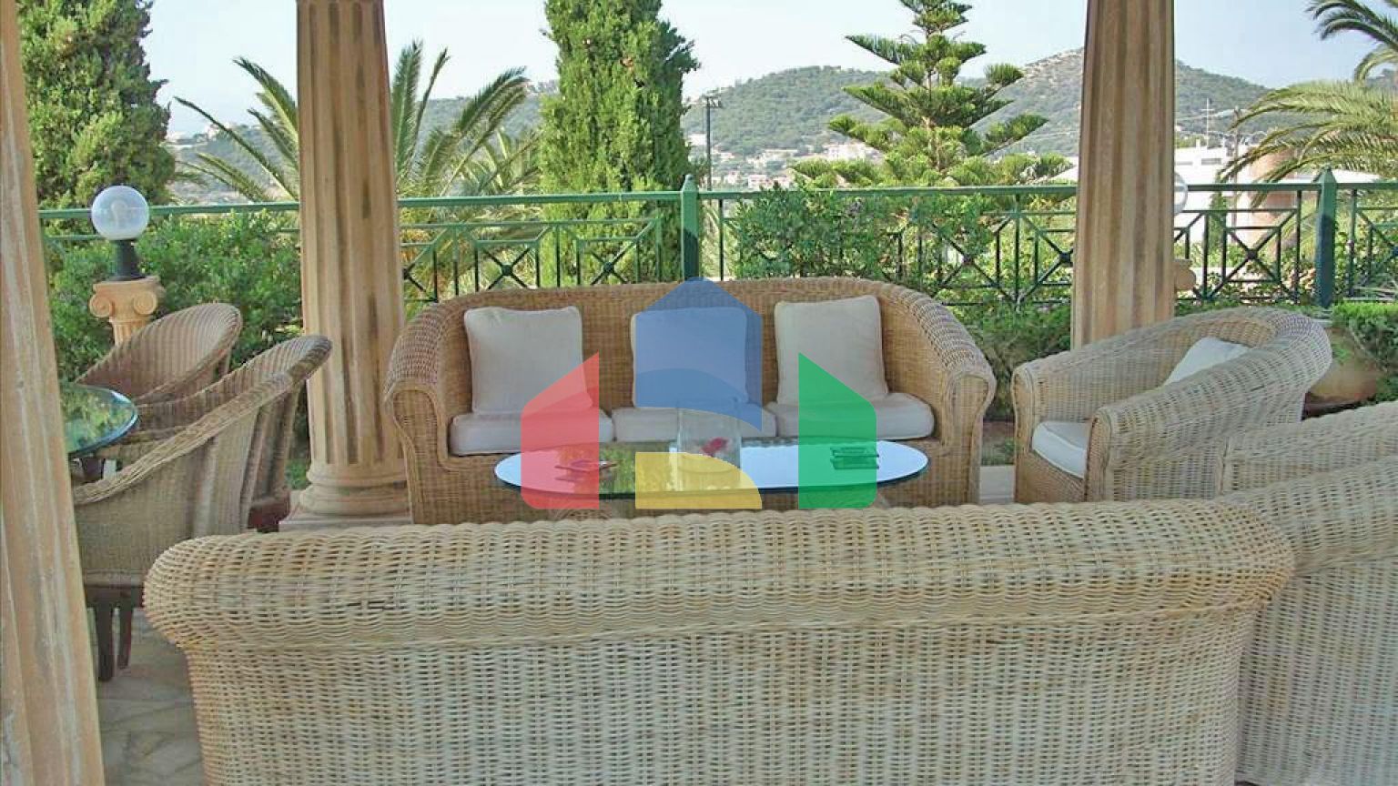 Продаж - Вілла 750 m² в Аттиці