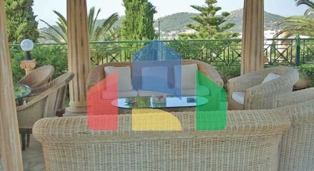 Продаж - Вілла 750 m² в Аттиці