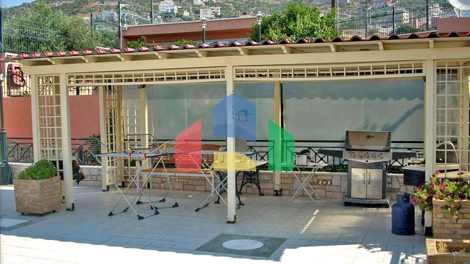 Продаж - Вілла 750 m² в Аттиці