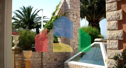 Продаж - Вілла 750 m² в Аттиці