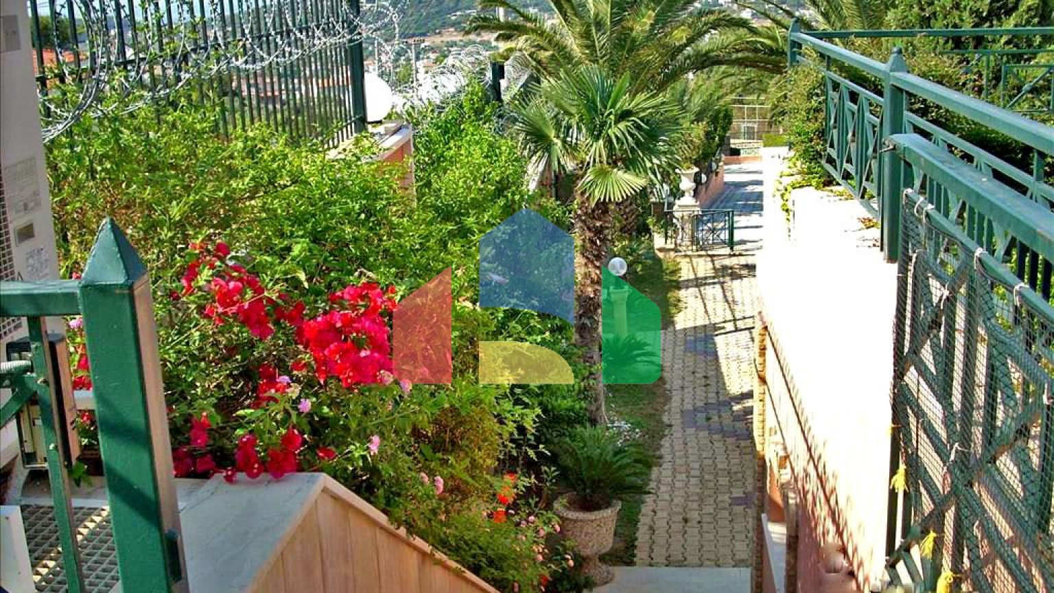 Продаж - Вілла 750 m² в Аттиці