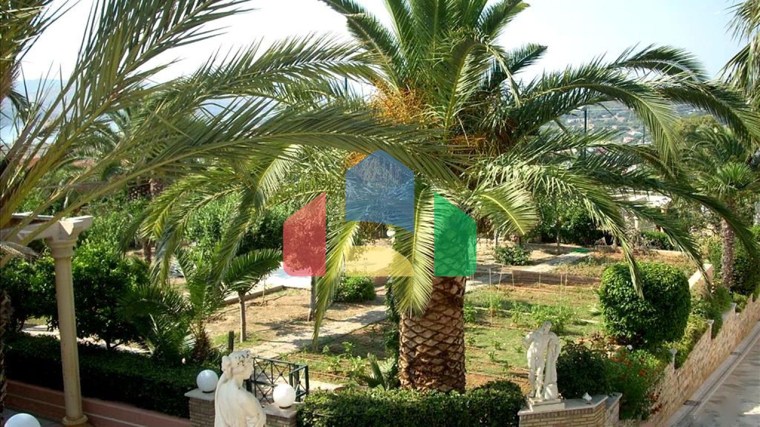 Продаж - Вілла 750 m² в Аттиці