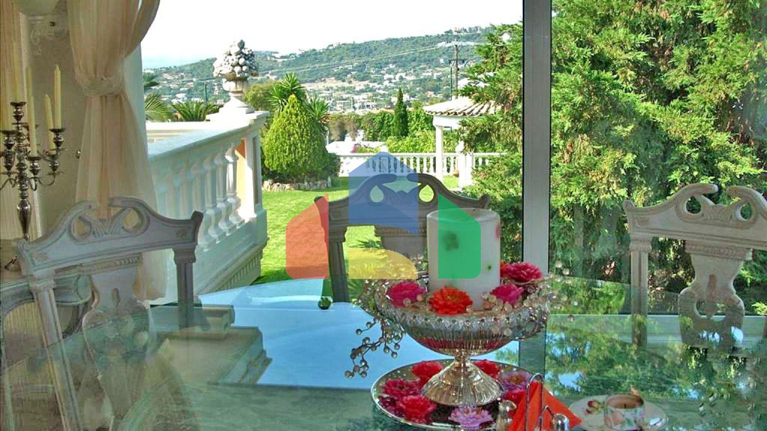 Продаж - Вілла 750 m² в Аттиці