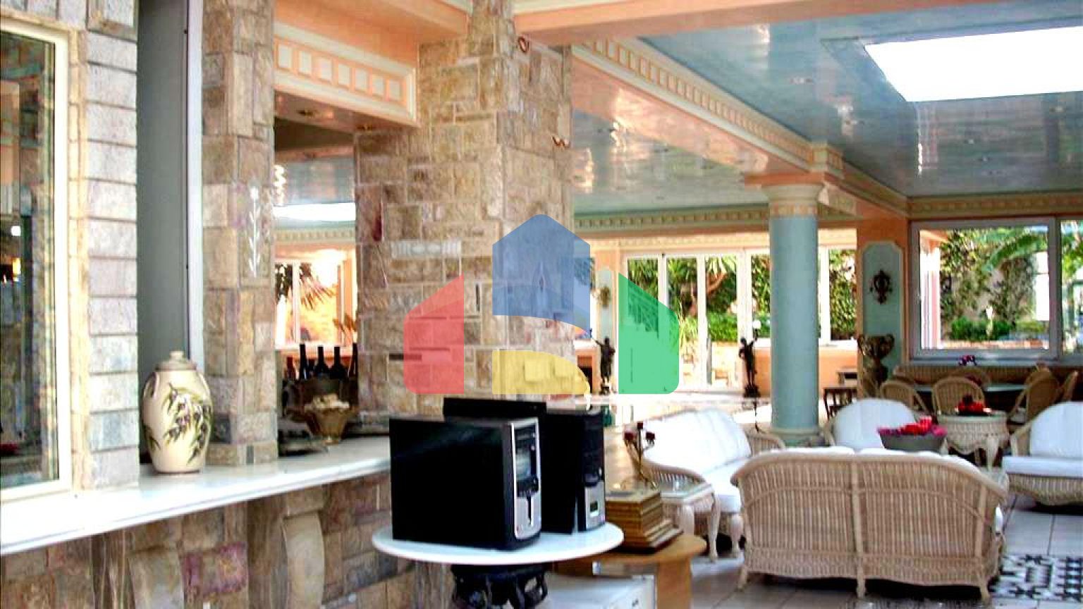 Продаж - Вілла 750 m² в Аттиці