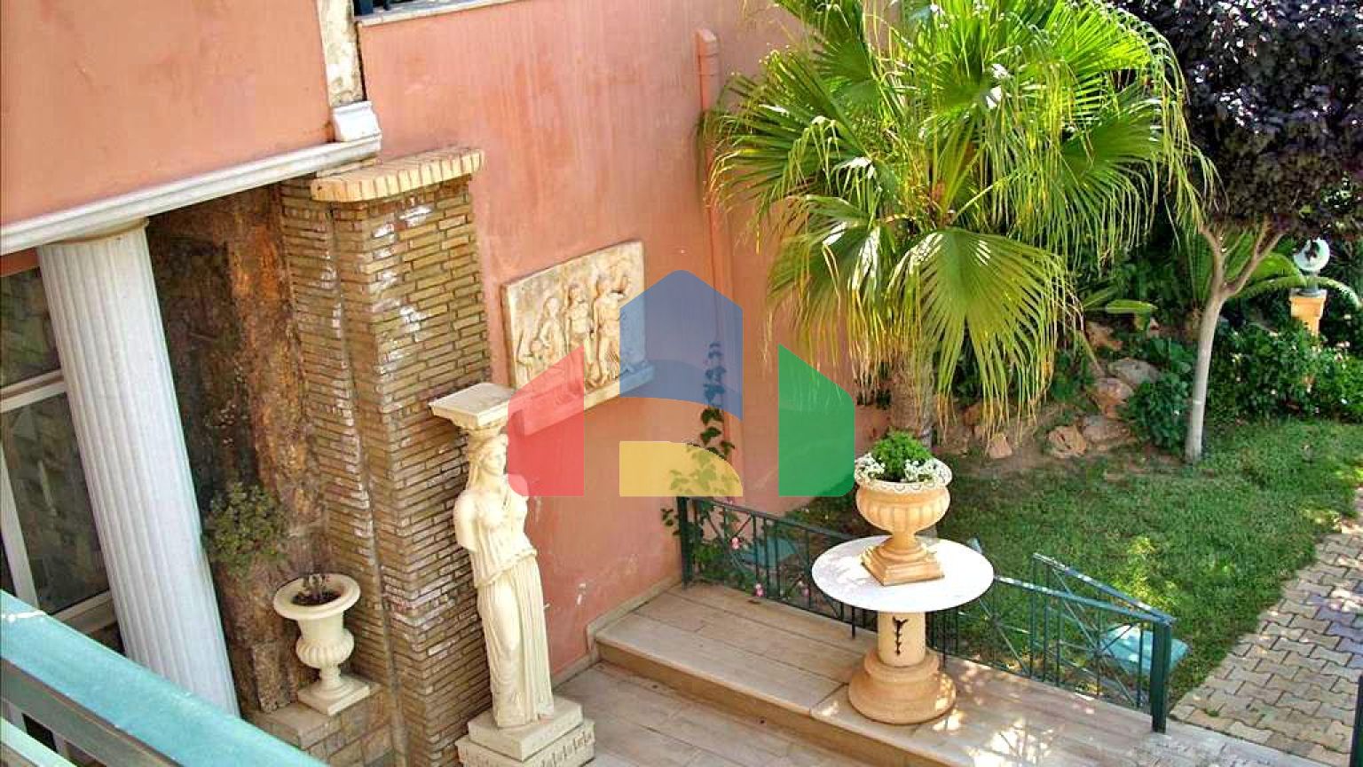 Продаж - Вілла 750 m² в Аттиці