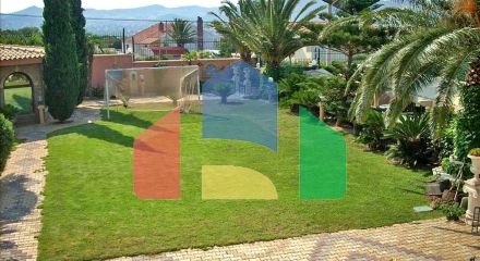 Продаж - Вілла 750 m² в Аттиці