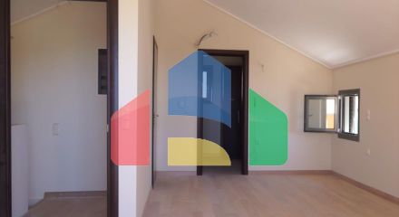 Продаж - Таунхаус 279 m² в Аттиці