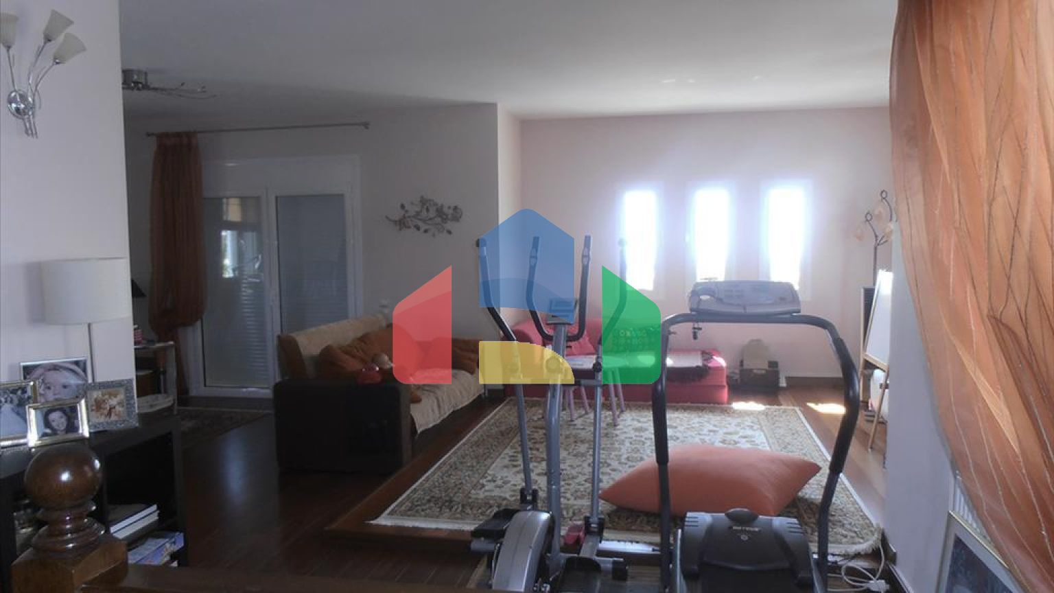 Продаж - Котедж 360 m² в Аттиці