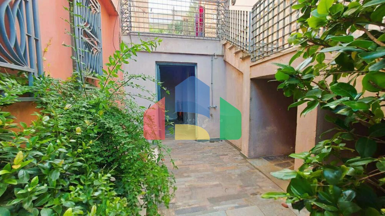 Продаж - Котедж 340 m² в Аттиці