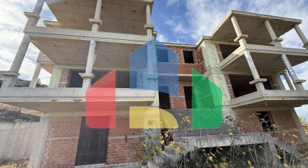 Продаж - Будівля 776 m² в Аттиці