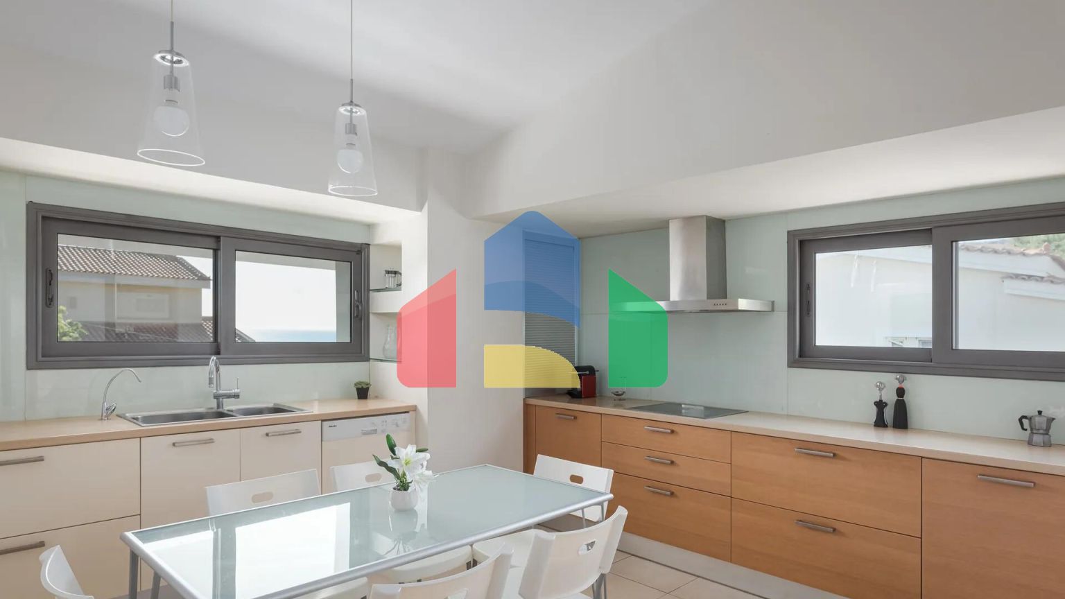 Продаж - Вілла 480 m² в Аттиці