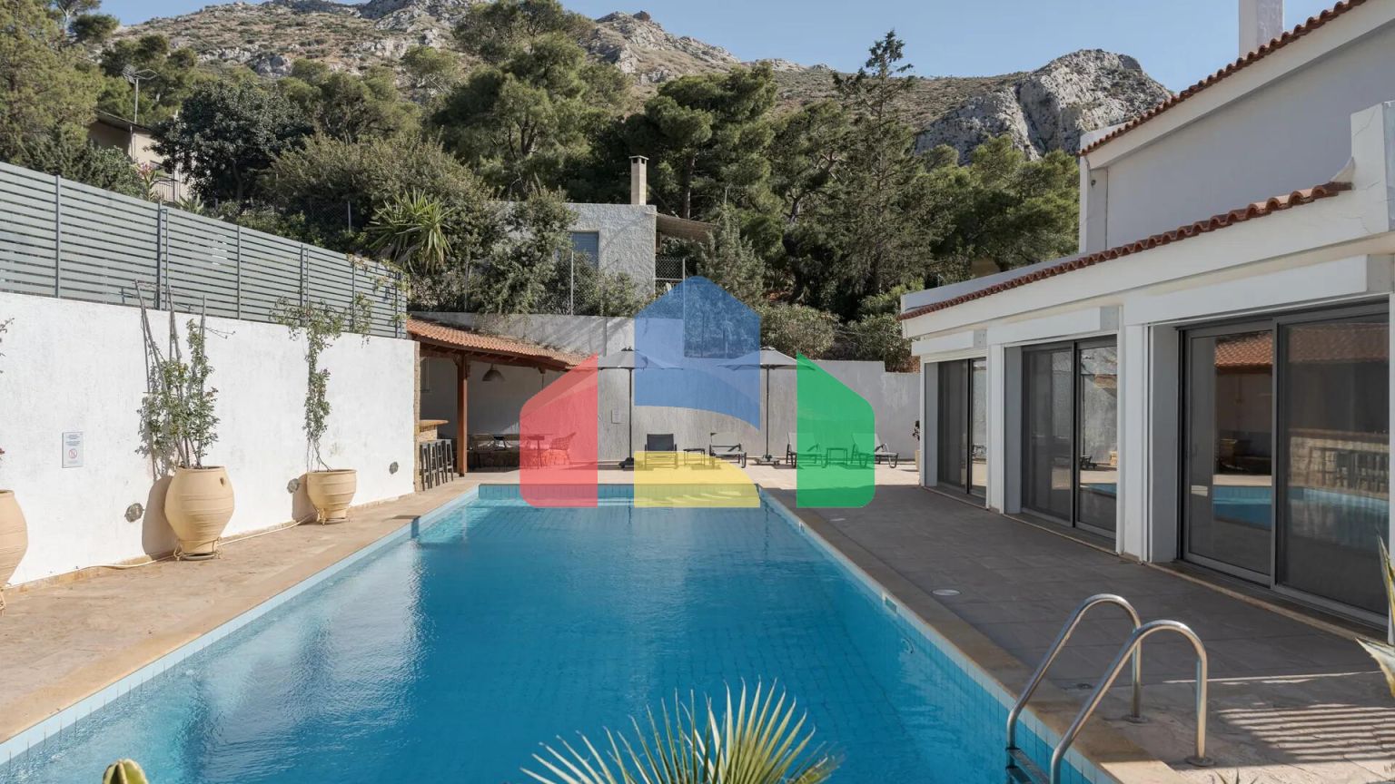 Продаж - Вілла 480 m² в Аттиці