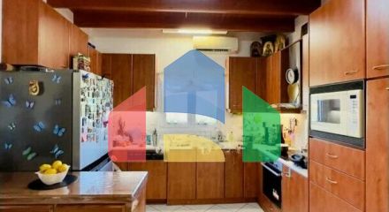 Продажа - Коттедж 255 m² в Аттике
