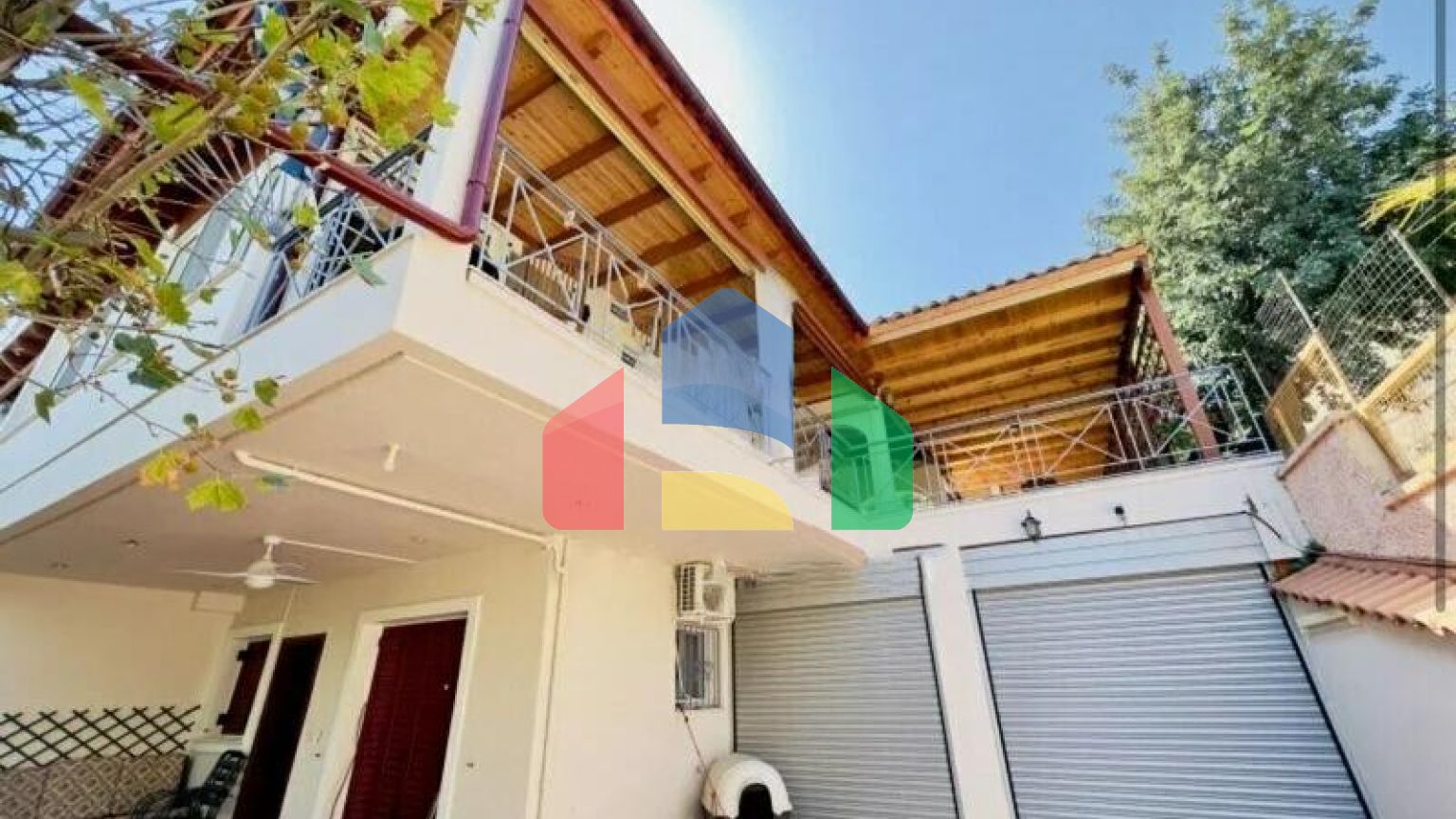 Продаж - Котедж 255 m² в Аттиці