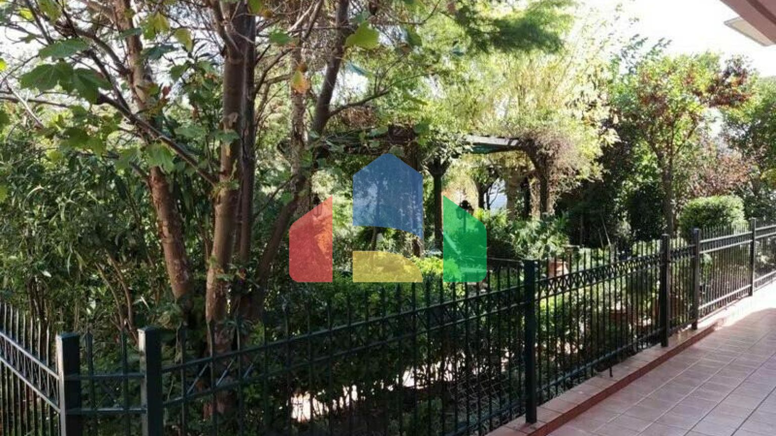 Продаж - Котедж 255 m² в Аттиці