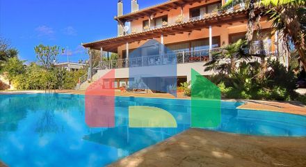 For Sale - Villa 350 m² in Attica