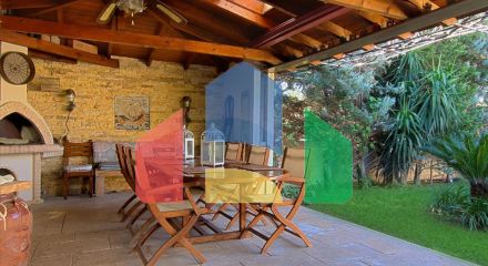 For Sale - Villa 350 m² in Attica