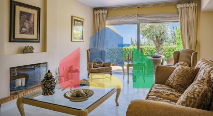 Продаж - Вілла 435 m² в Аттиці