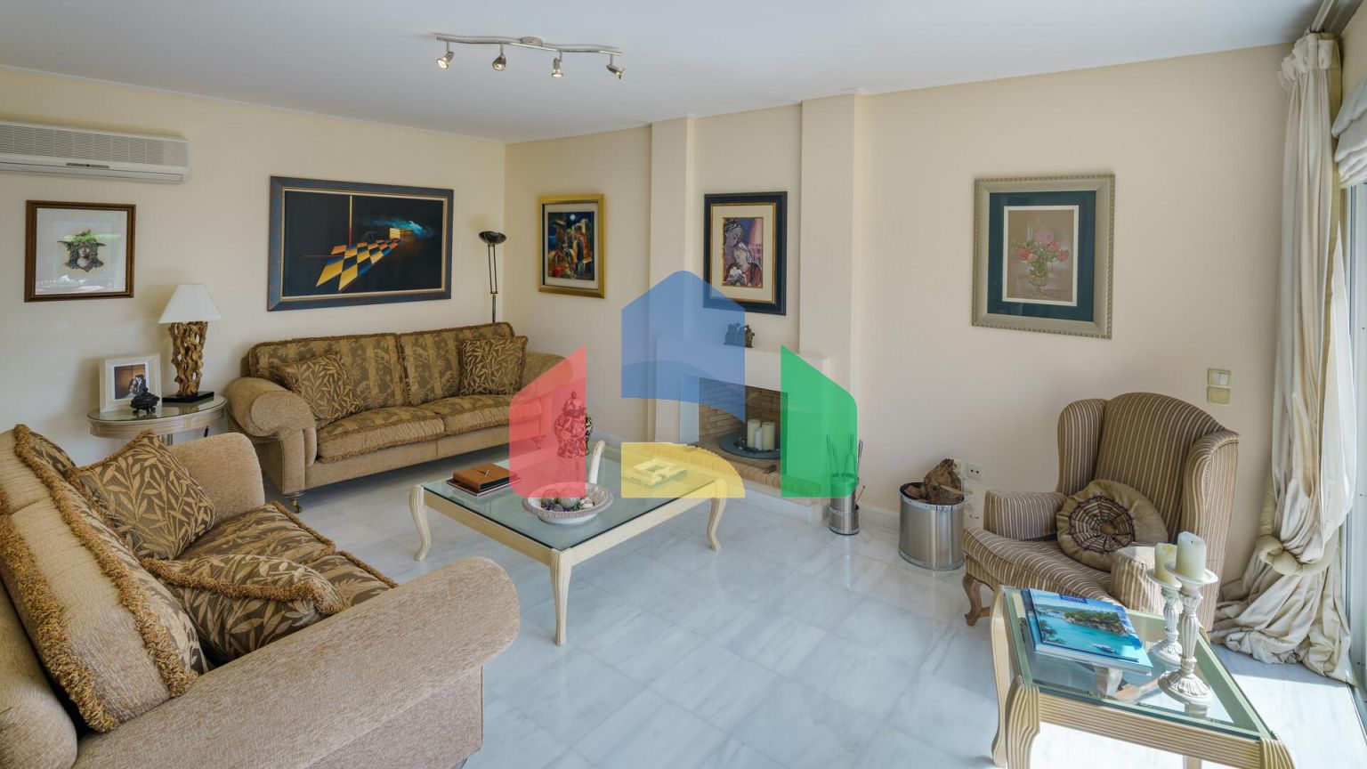 Продаж - Вілла 435 m² в Аттиці