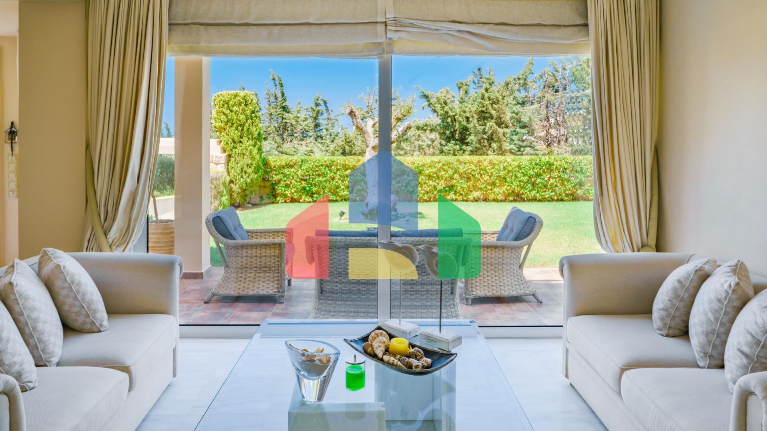 Продаж - Вілла 435 m² в Аттиці