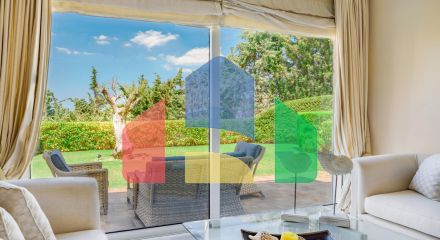 Продаж - Вілла 435 m² в Аттиці