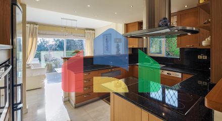 Продаж - Вілла 435 m² в Аттиці