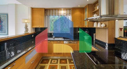 Продаж - Вілла 435 m² в Аттиці