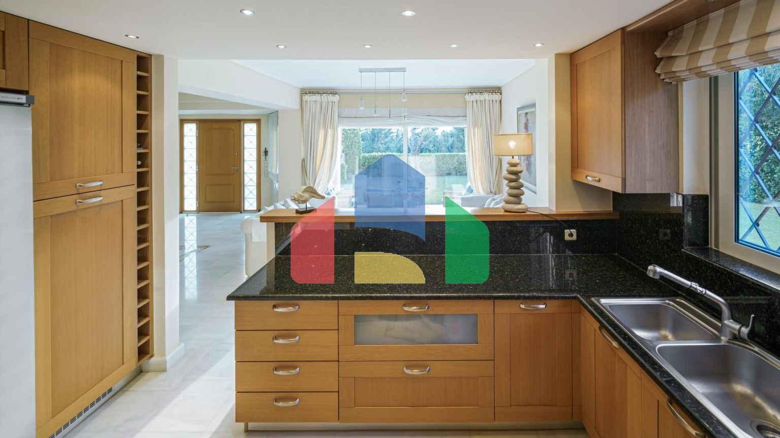 Продаж - Вілла 435 m² в Аттиці