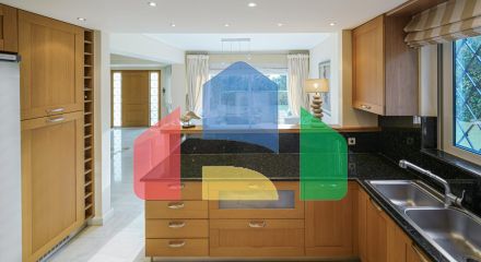 Продаж - Вілла 435 m² в Аттиці