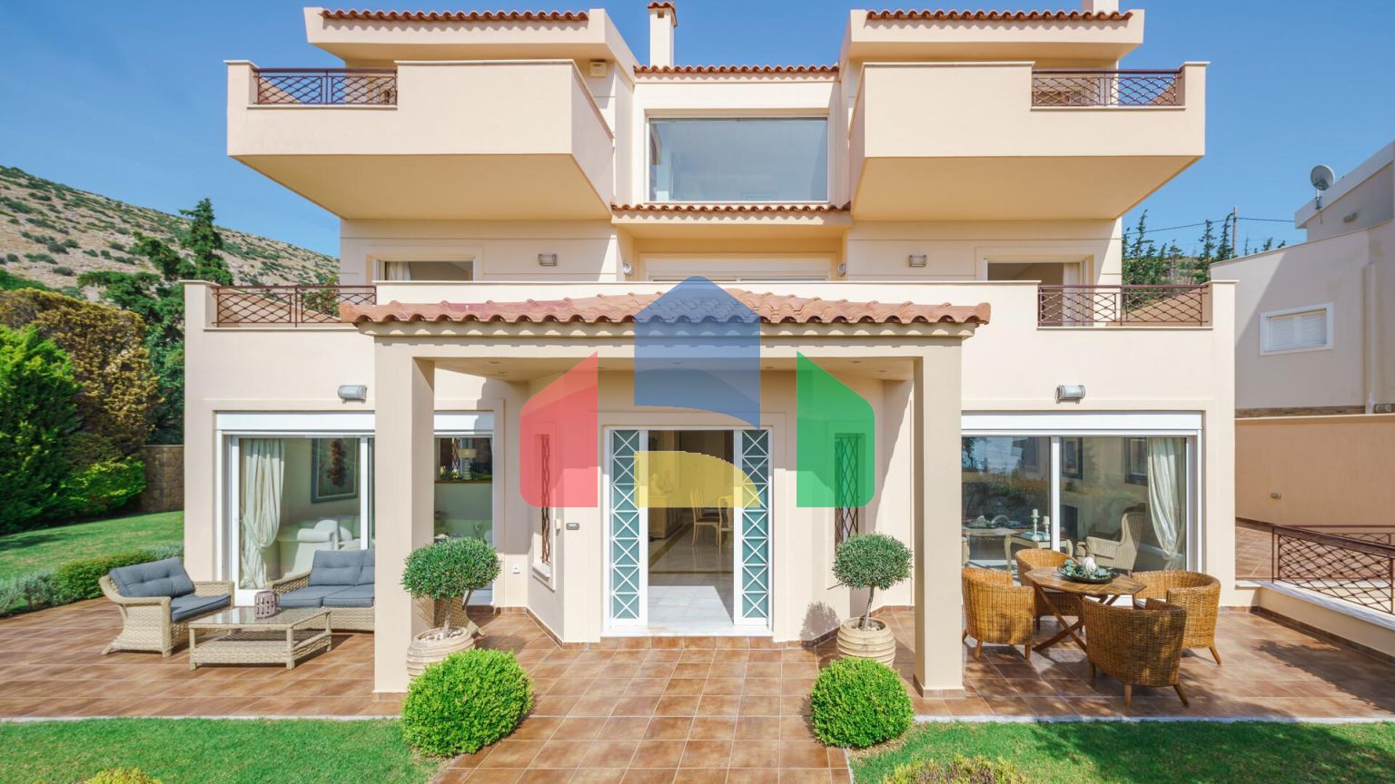 Продаж - Вілла 435 m² в Аттиці