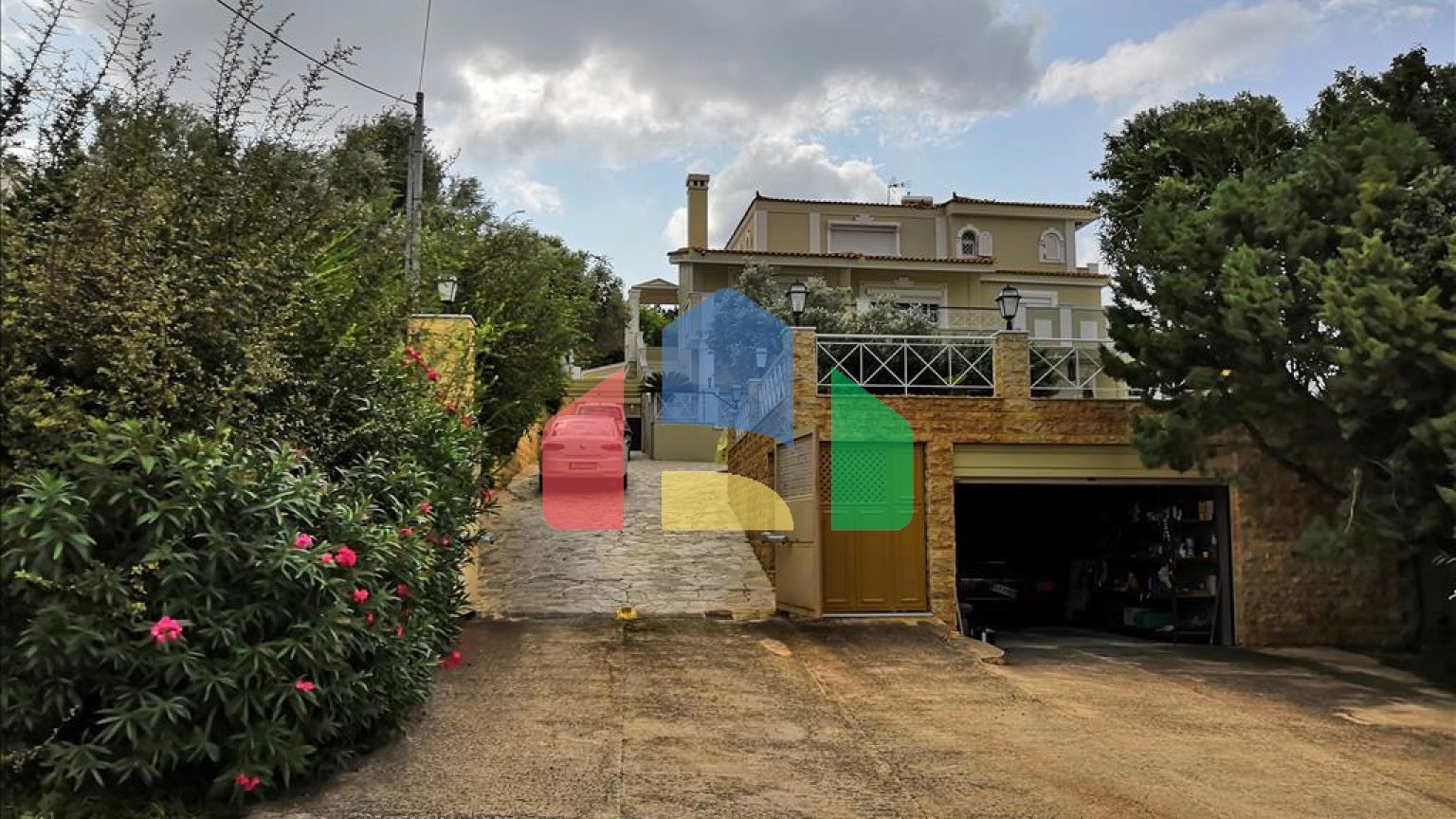 Продаж - Котедж 520 m² в Аттиці