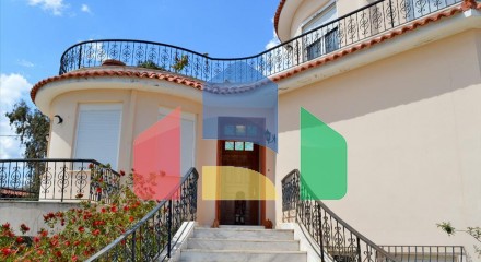 Продаж - Вілла 330 m² в Аттиці