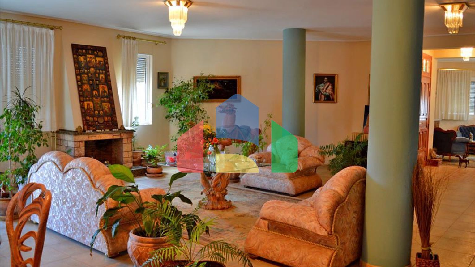 Продаж - Вілла 330 m² в Аттиці