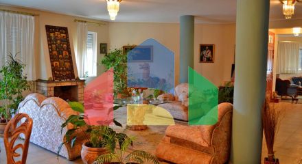 Продаж - Вілла 330 m² в Аттиці