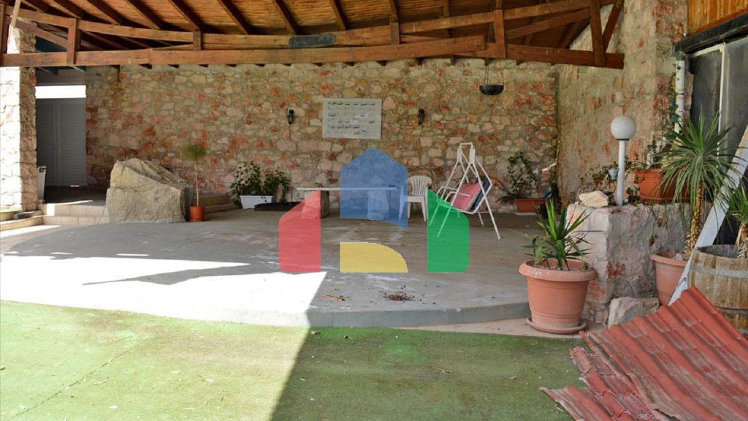 Продаж - Вілла 330 m² в Аттиці