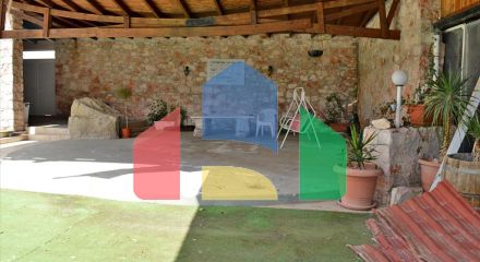 Продаж - Вілла 330 m² в Аттиці