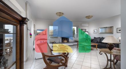 Продаж - Вілла 240 m² в Аттиці