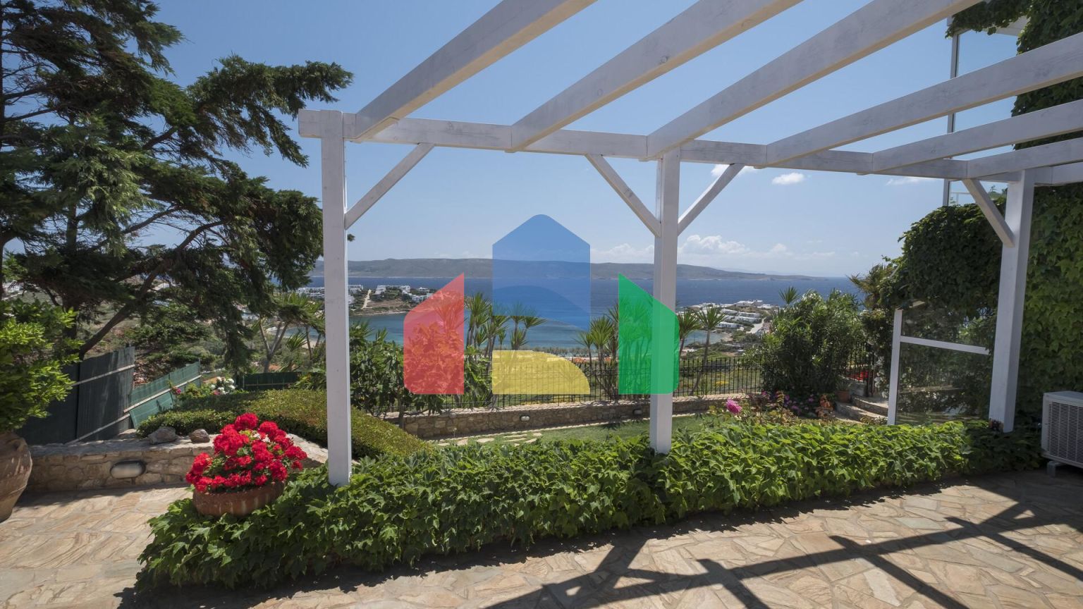 Продаж - Вілла 240 m² в Аттиці