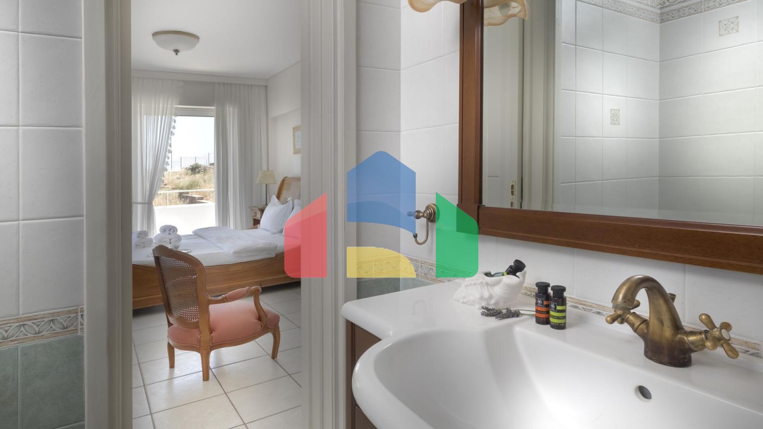 Продаж - Вілла 240 m² в Аттиці