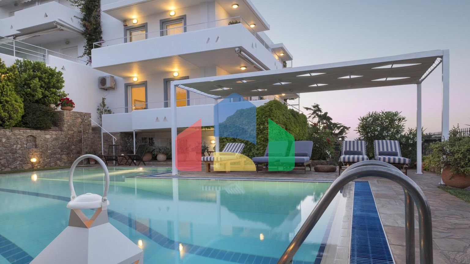 Продаж - Вілла 240 m² в Аттиці