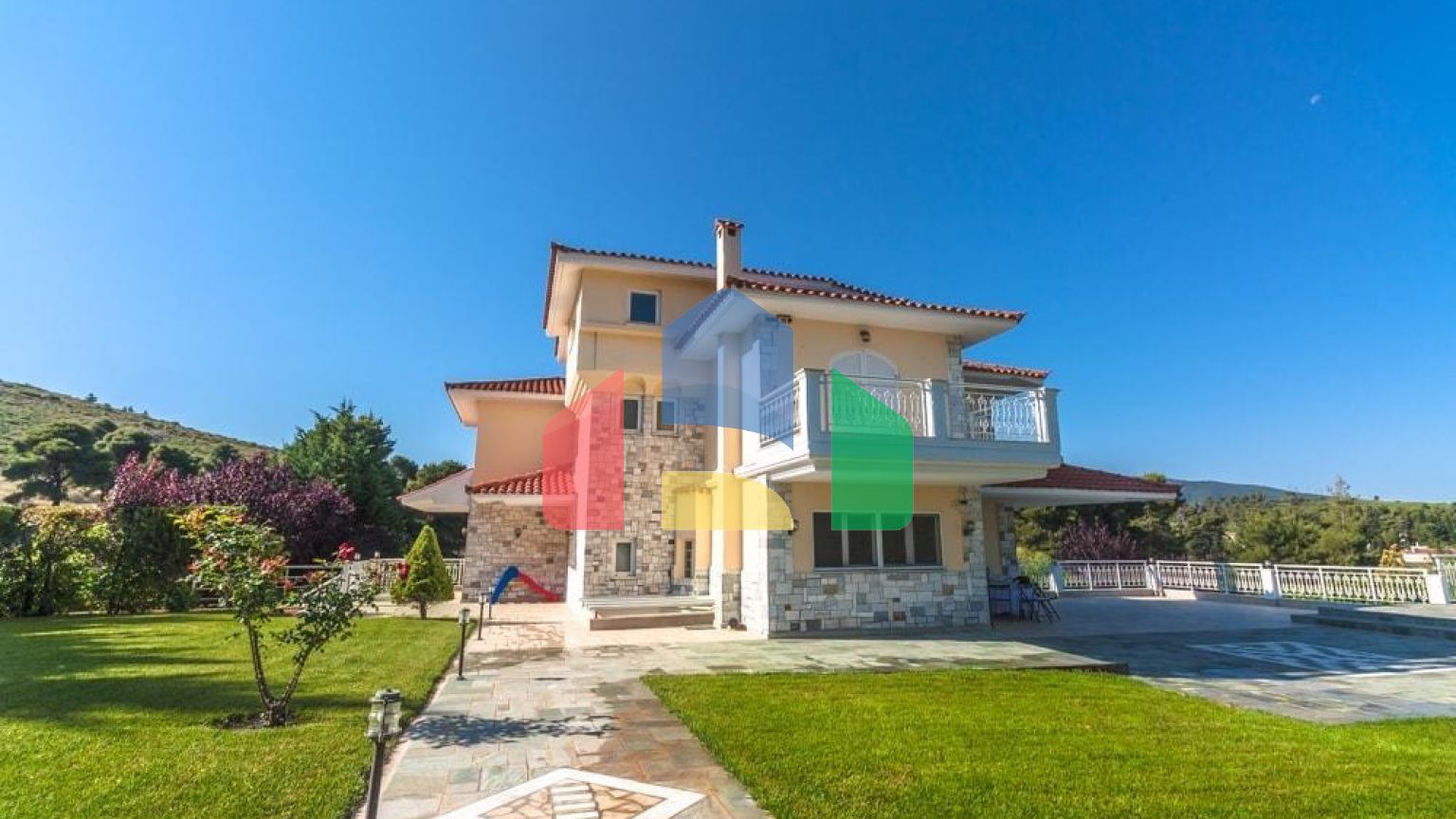 Продажа - Таунхаус 667 m² в Аттике