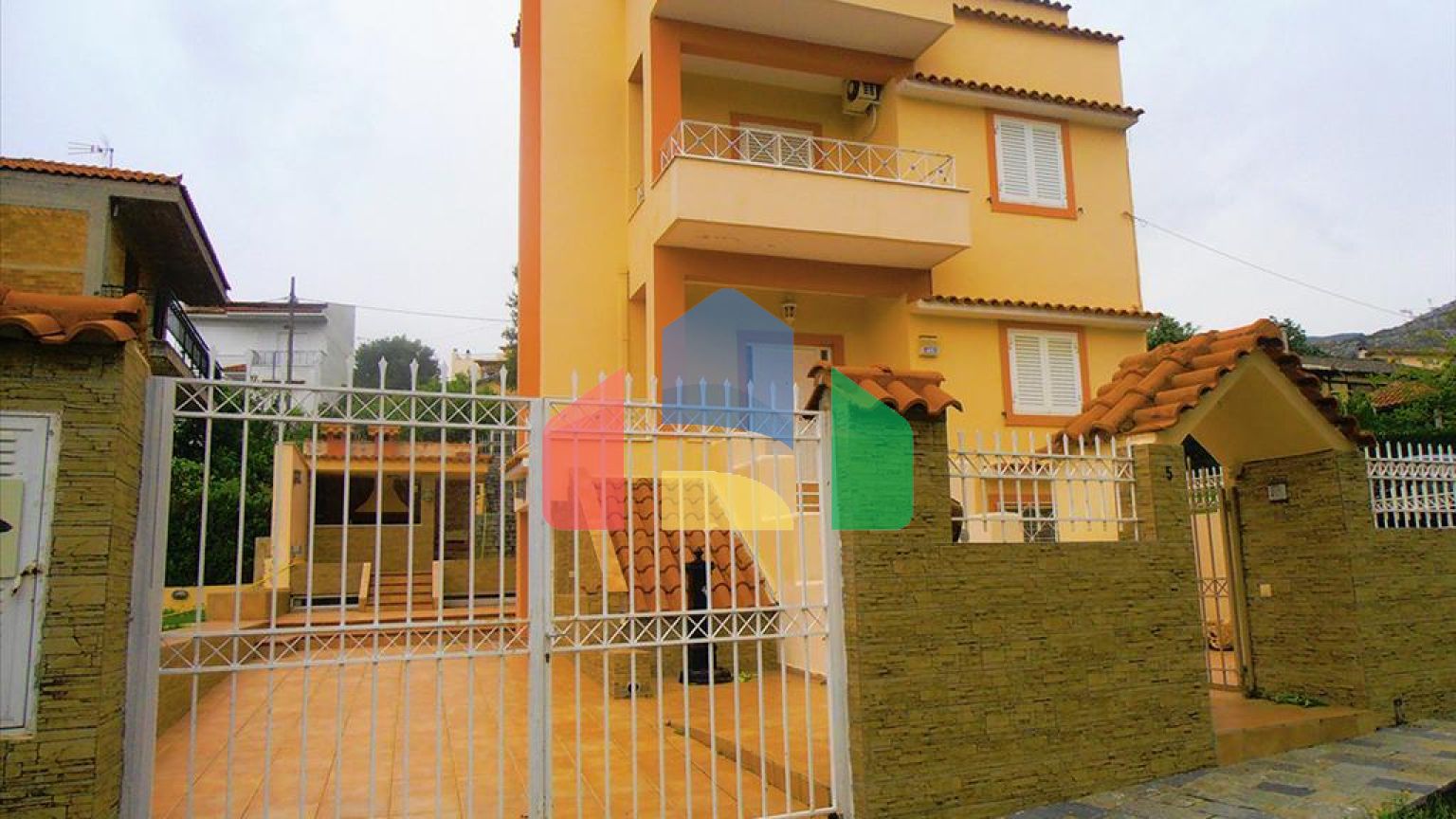 Продаж - Таунхаус 300 m² в Аттиці