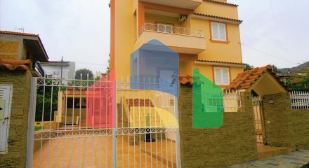 Продаж - Таунхаус 300 m² в Аттиці