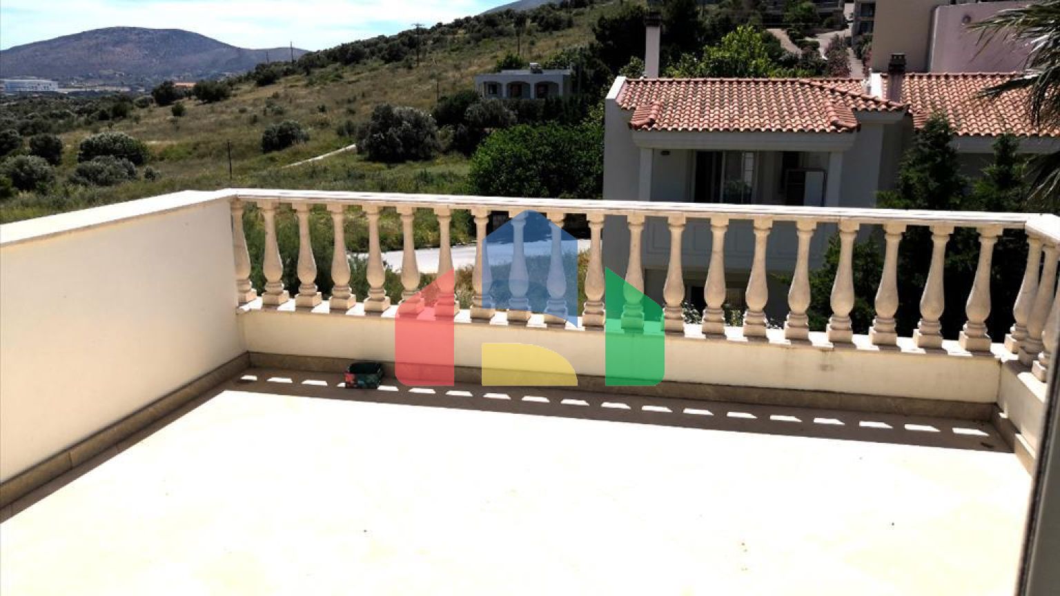 Продаж - Котедж 380 m² в Аттиці